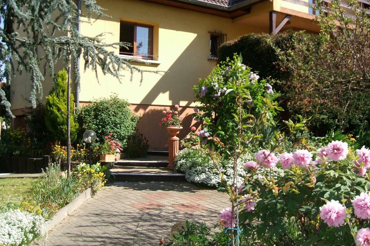 Les Lilas Bed & Breakfast *
